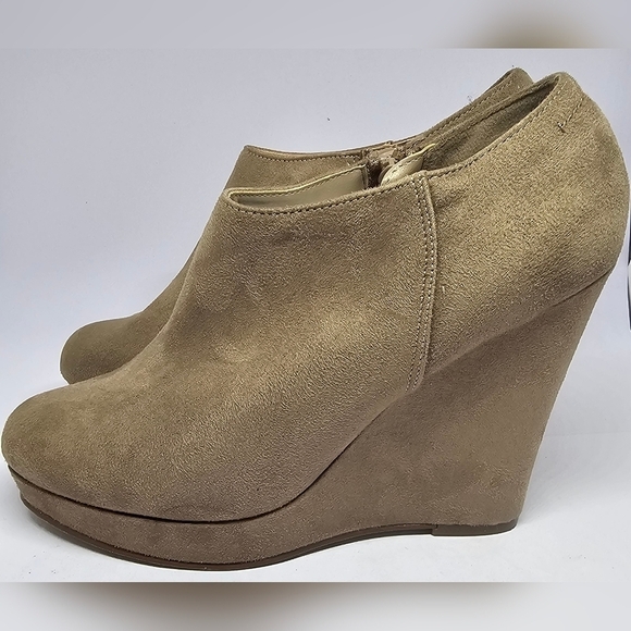 Xappeal Women's Taupe Suede Wedge Booties Size 8 - Picture 9 of 9